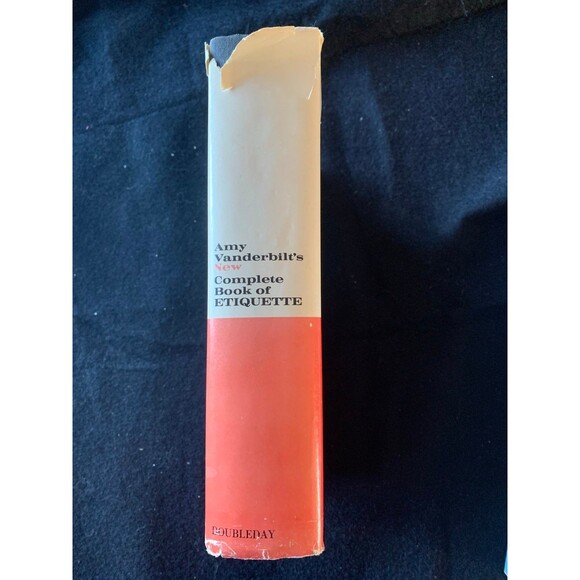 Amy Vanderbilt’s 1967 New Complete Book Of Etiquette Hardcover - Picture 2 of 8